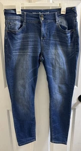 Wallflower Women's Blue Jeans Size 15 Reg (34x28") - Picture 1 of 5