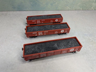 USED Model Power HO Scale 40' Gondola Pennsylvania #357621 Red w/ Load (3 pcs) - Image 1 of 4