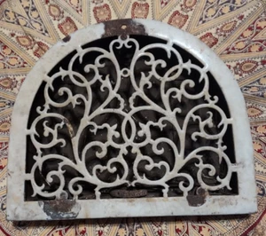 Antique Cast Iron Decorative Register - Picture 1 of 1
