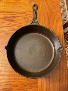 Antique Southern Mystery Skillet Cast Iron w/Gate Mark, Fancy Handle #8 and F - Picture 1 of 11