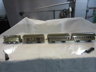 Lionel стандартная колея # 8 локомотив и 3 вагона - Изображение 1 из 4