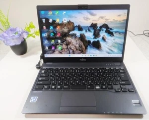 Fujitsu LIFEBOOK U938/T Intel Celeron 3965U SSD 256GB RAM 8GB 13.3 Inches - Afbeelding 1 van 6