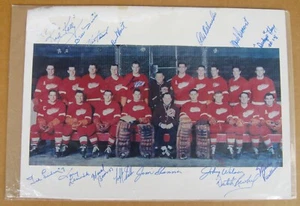 Detroit Red Wings Vintage Photo with 15 Signatures Delvecchio, Lindsay, Kelly - Picture 1 of 3