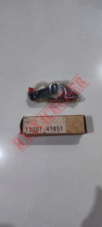 13801-41051 GENUINO TOYOTA CROWN BRAZO BASCULANTE MS85 MS111 Foto 1 de 1