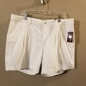 Gloria Vanderbilt Women's New White Pleated Shorts Size 16W NWT - Picture 1 of 8