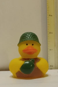 🔥Rubber Duck Ducky Duckz JEEP 🚙 Dash Board Ornament or Bath Toy nice condition - Picture 1 of 6