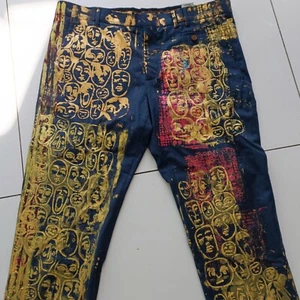 PANTALONE UOMO VIVIENNE WESTWOOD 38x31 PERSONALIZZATO DIPINTO A MANO 3D GOLD PUNKY - Foto 1 di 24