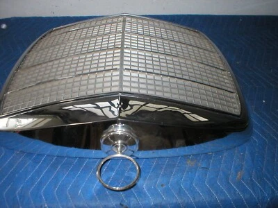 Rejilla radiador cromada Mercedes Benz 1967-72 W108 W109 280se 250s original Foto 1 de 4