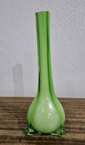 Retro Green Hand Blown Art Glass Bud Vase Bulbous Base Slender Neck Mid-Century - Picture 1 of 5
