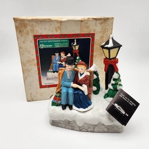 House of Lloyd Holiday Sweethearts Musical Christmas Figurine 1990 - Picture 1 of 13