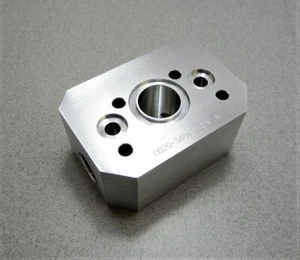 Applied Materials AMAT 0020-34840 Rev A Manifold Out Chamber Neu - Bild 1 von 7