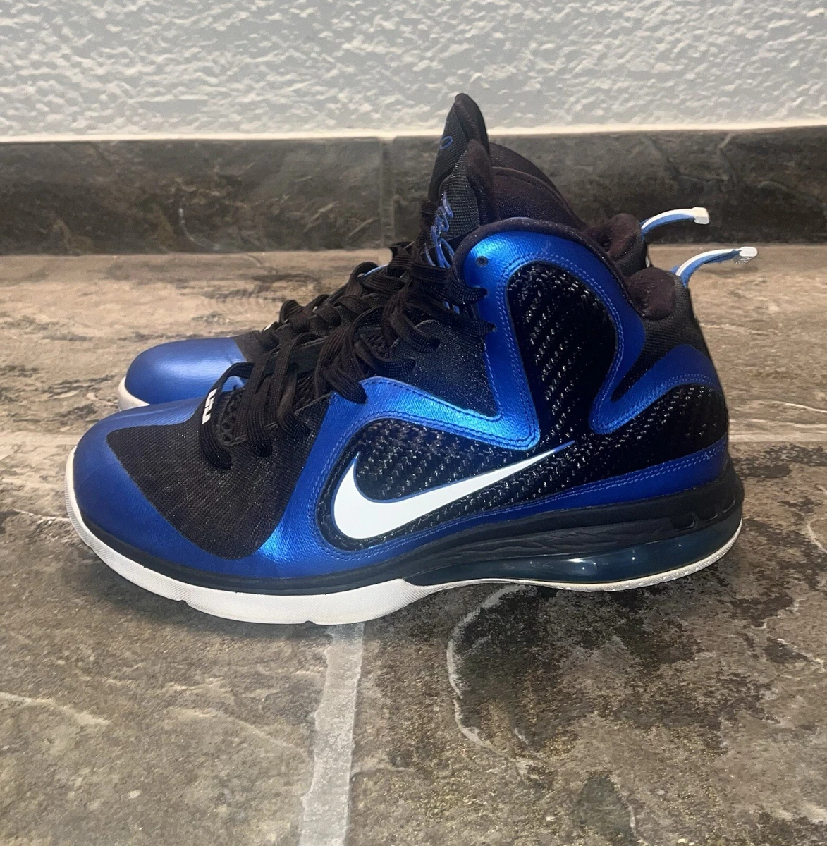 NIKE ナイキ　レブロン　LEBRON 9 KENTUCKY Nike LeBron 9 IX Black Blue Kentucky Wildcats PE Size 11. 469764