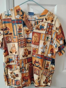 Lydia's Pro Uniforms 2 Pocket Teddy Bear Scrub Top Size M (Bust 44 -Fits large) - Picture 1 of 1