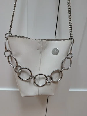 KARA MULTI ANILLO PICO PINCH CUBO BOLSO CUERO PULIDO TALLA S Zana Bayne O Ring  Foto 1 de 4