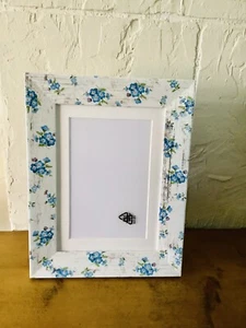 Forget Me Not flower design decoupaged picture frame. - Picture 1 of 5