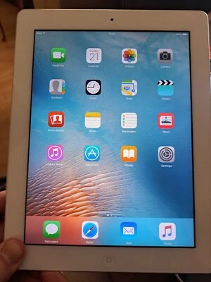 Apple iPad 2 16GB, Wi-Fi, 9.7in (BATTERY 100% CHARGED) - White - Image 1 of 3