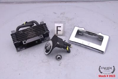 Harley Road Glide CVO 2012 adaptador de enfriador de aceite del motor + conjunto de cubierta cromado Foto 1 de 4