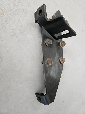 Soporte de parachoques lado del conductor 3578505C1 International DT466 - USADO - OEM Foto 1 de 4