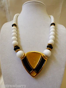 VTG NAPIER GOLD TONE WHITE BEADS NECKLACE STRAND PENDANT 18"L SIGNED - Picture 1 of 1