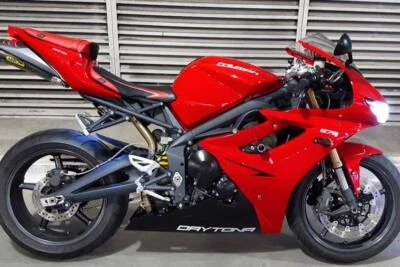 Luimoto Seat Covers Set Sport Anti-Slip Red For Triumph Daytona 675 2006-2012 - Image 1 of 3