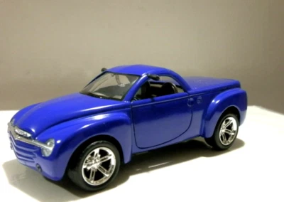 Boley 1:32 Blue 2000 Chevrolet SSR Motorized - Image 1 of 4