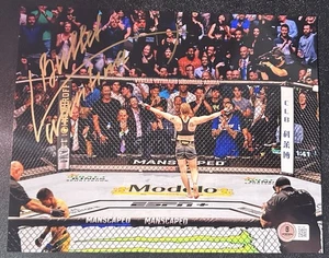 Valentina "Bullet" Shevchenko signed 8x10 Photo. UFC Champion. Beckett Echtheitszertifikat. A41 - Bild 1 von 1