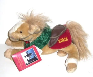 Wells Fargo Bank Buck Tan Plush Legendary Horse Pony Christmas Wreath Stuffed - Picture 1 of 2
