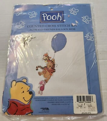 Kit ponto cruz contado passeio balão Pooh and Friends Leisure Arts #34002 Pooh and Friends  - Imagem 1 de 4