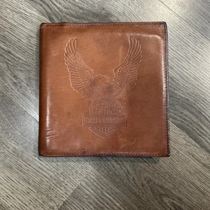 De colección Años 90 Harley-Davidson-Cuero Suave-Soporte de Almacenamiento de CD, Soporta 11 CD Usados. - Imagen 1 de 11