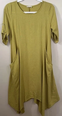 Vestido Lagenlook Bolso Lateral Verde Amarelado Linha A Bainha Alta Baixa Pequeno Ver Desc - Imagem 1 de 4