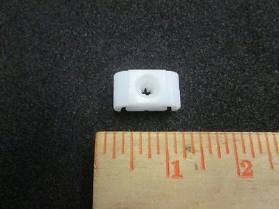 PORSCHE 924 928 944 964 968 993 996T GT BRAKE LINE TO BODY RETAINING CLIP NEW Foto 1 de 3