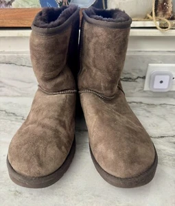 UGG Classic Short 5824 Women's Boots - Chocolate, US Size W9 - Picture 1 of 10