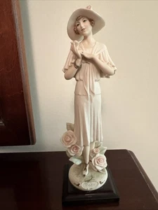Giuseppe Armani Florence Figurine Woman with Roses Vintage Porcelain Sculpture - Picture 1 of 7
