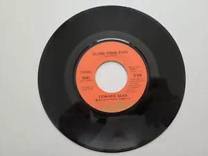 EDWARD BEAR - Close Your Eyes / Cachet County 1973 POP ROCK AOR 7" Capitol VG+ - Imagen 1 de 2