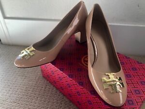 New Tory Burch Size 8.5 RALEIGH 70mm Tory Beige Patent Leather Pumps