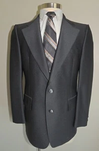 VTG MEN'S ROMELLI BLACK POLY BLEND 2 BUTTON SPORT COAT 39R - Picture 1 of 8