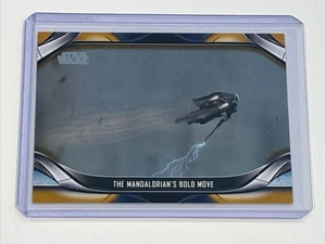 Topps Star Wars The Mandalorian 2021 temporada 2 paralelo dorado 03/10 Mando Grogu - Imagen 1 de 3