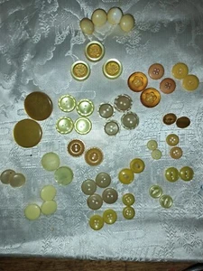 Lote Antiguo Botón Amarillo Baquelita Celuloide Varios Materiales Juegos Par - Imagen 1 de 9