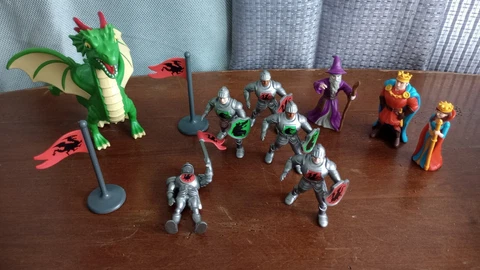 Dragon And Knights Playset Figures Cover