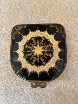 Ancien poudrier de sac en cuir noir, initiales LG - Photo 1/4