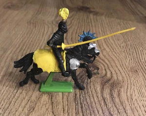 BRITAINS DEETAIL MOUNTED BLACK KNIGHT. - Picture 1 of 9