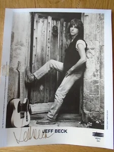 Autógrafo auténtico firmado genuino por Jeff Beck - UACC / AFTAL. - Imagen 1 de 2