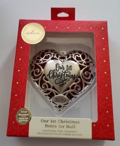 Hallmark Premium 2019 Nuestro 1er sello de Navidad corazón pareja adorno NUEVO - Imagen 1 de 7