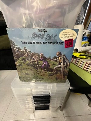 THE NEW SEEKERS - WE'D LIKE TO TEACH THE WORLD TO SING - ELEKTRA SEALED VINYL LP - Image 1 of 3