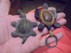 Travail d'Artisan Pendentifs Tortue Cuir et Régule - Imagen 1 de 3