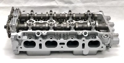 Toyota 1.8 1ZZ-FE DOHC  Corolla MR2 Non VVTI Cylinder head  Foto 1 de 4