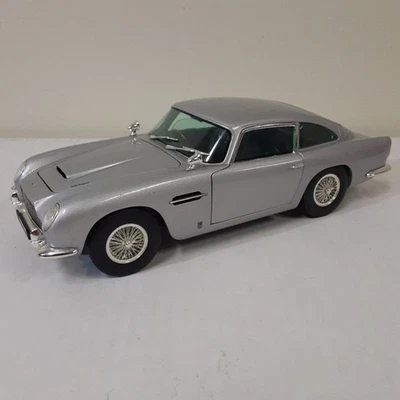 Chrono Aston Martin DB5 1963 James Bond 007 1:18 Diecast Car  - Image 1 of 4