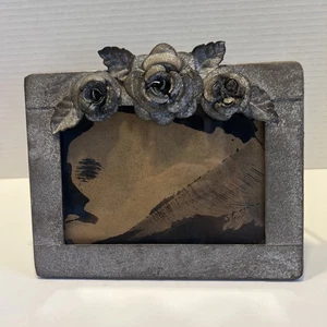 Metal 3 Dimensional Roses Flower Free Standing Landscape Frame 4" x 6” Photo - Picture 1 of 10