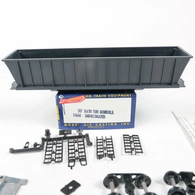 Roundhouse HO 比例未装饰黑色 50 英尺浴缸贡多拉套件 1660 (U) — 第 1/4 张图片