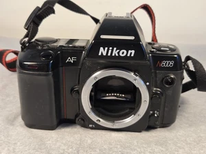 Nikon N8008 analoge Spiegelreflexkamera 35 mm nur Gehäuse – getestet/funktioniert - Bild 1 von 11